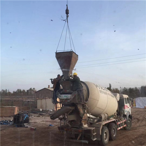 龙沙区“精准瞄准”—— 吊车的 “定位导航” 技术